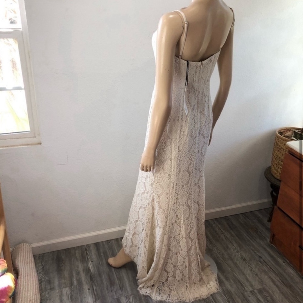 Fame and Partners Romantic rosettes long lace dress - Picture 8 of 16
